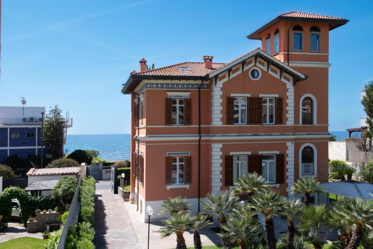 Palazzo Moresco Santa Marinella Exterior photo