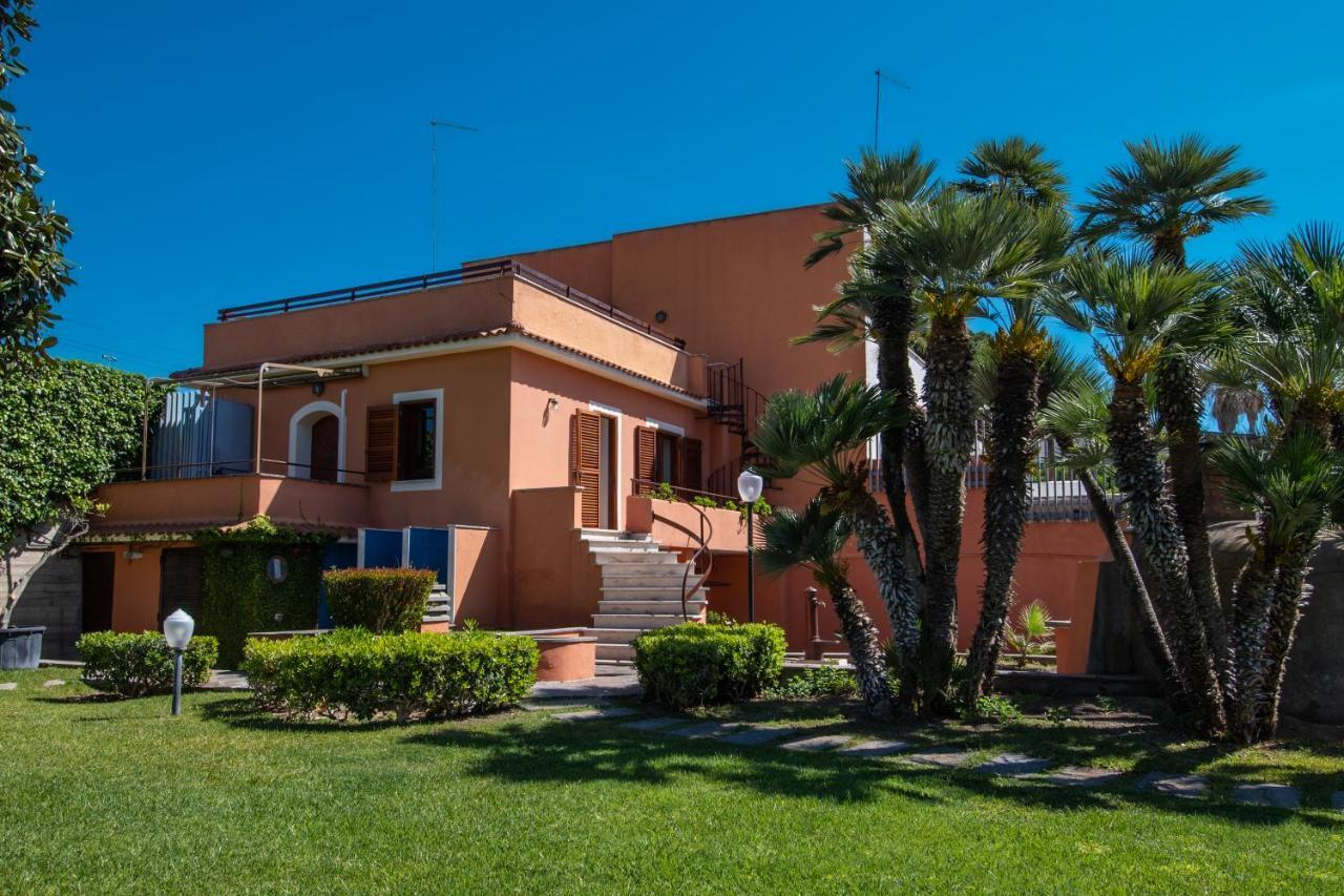 Palazzo Moresco Hotel Santa Marinella Exterior photo