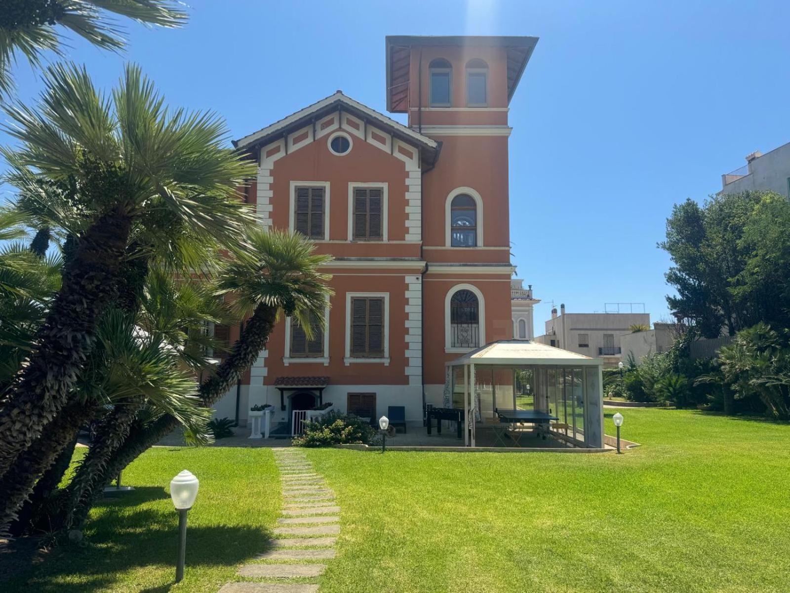 Palazzo Moresco Santa Marinella Exterior photo